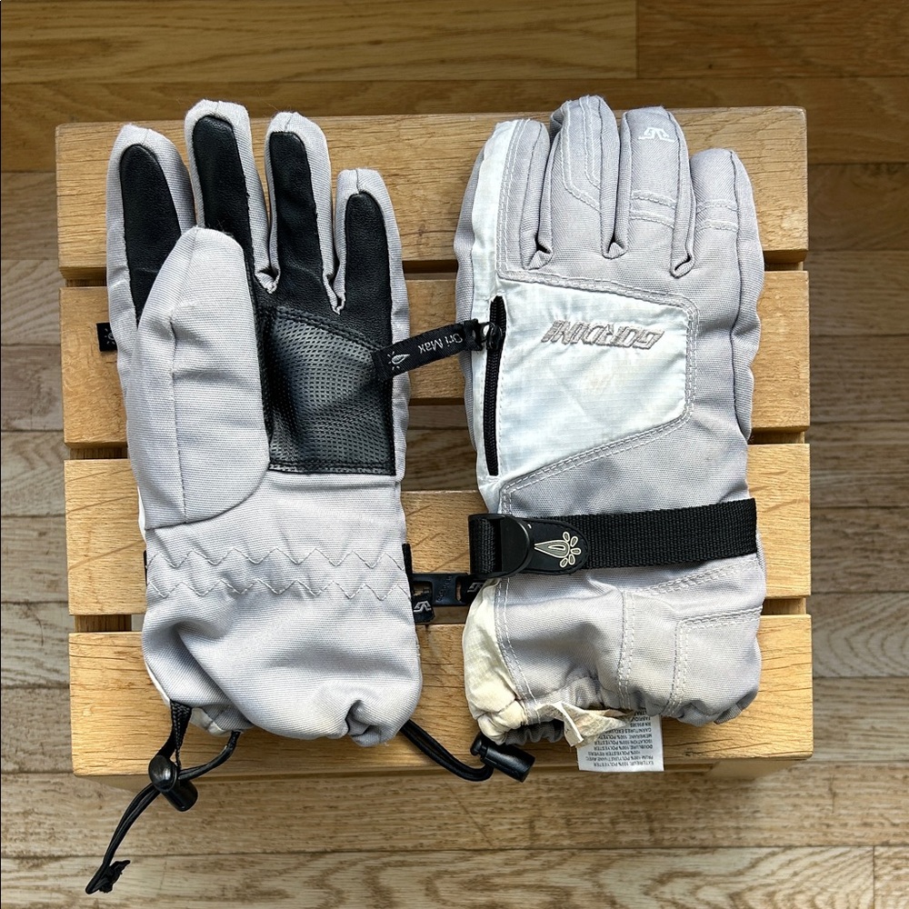 GORDINI Gray and Black Winter Gloves size juniors medium